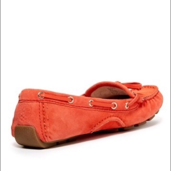 Vince Camuto - Pinna Moccasin Shoe (Hot Coral) - Picture 2 of 9
